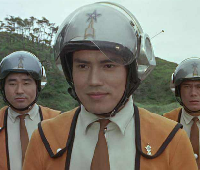 青铜级:托雷基亚奥特曼,他在辈分上面可以说是一名昭和系的老前辈,在