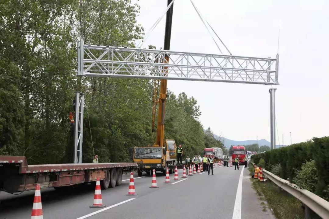 马鞍山高速首个etc龙门架成功安装取消省界收费站进入倒计时