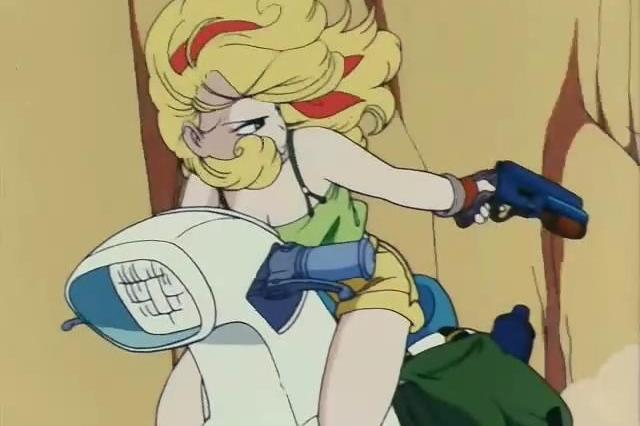 龙珠黄色头发的兰琪小姐在摩托上简直帅呆了连警察都敢惹