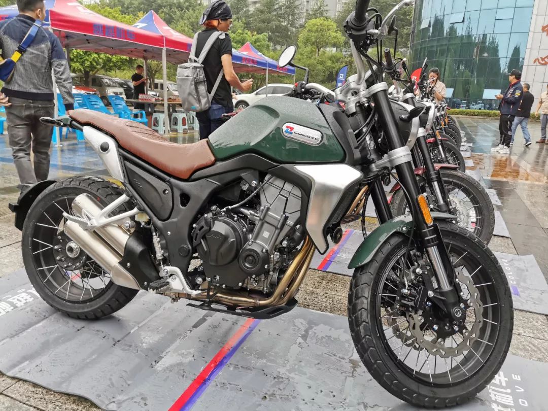 89万元!单摇臂复古风格攀爬街车凯越500f发布