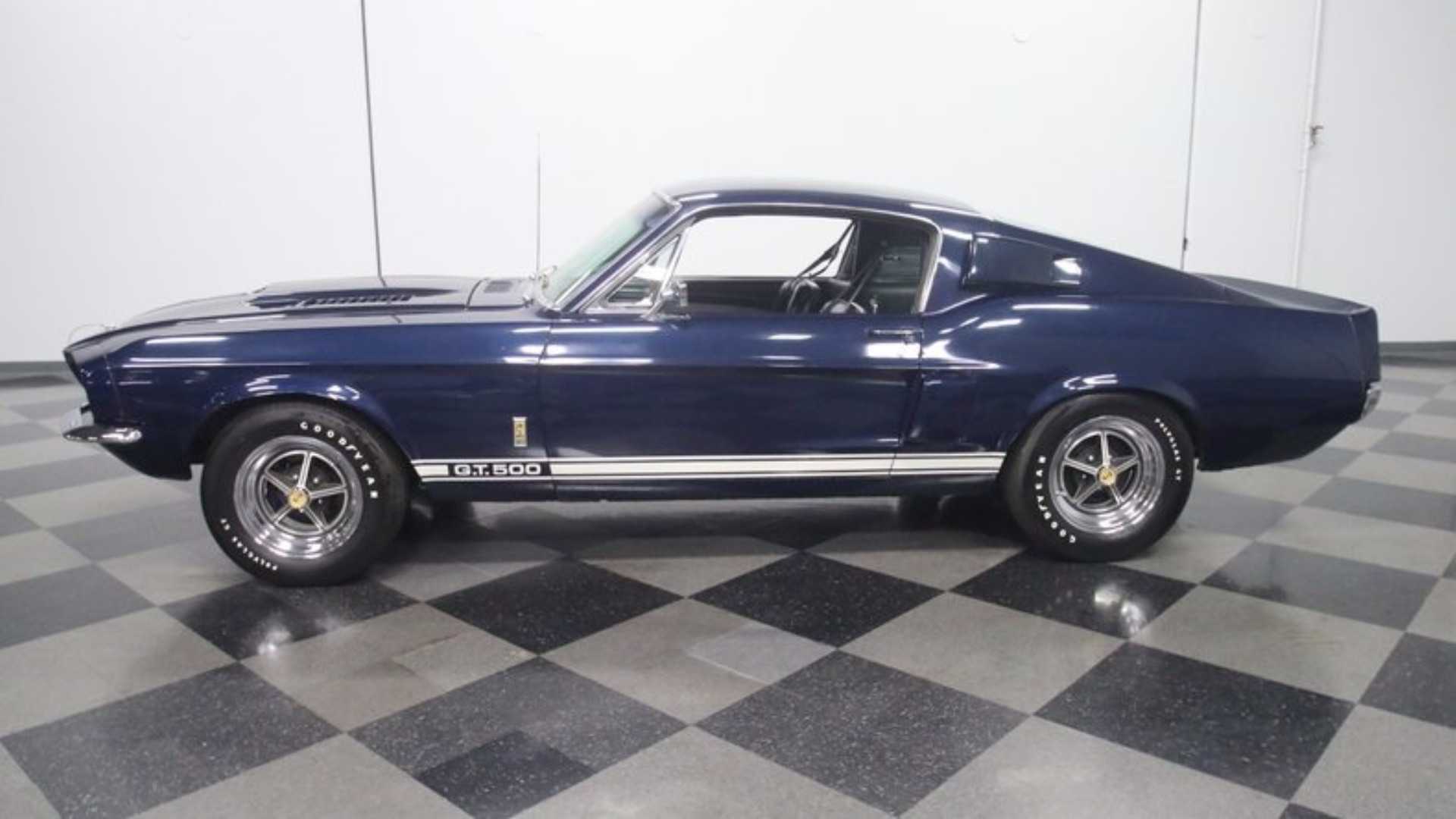 来自1967年的夜雾蓝福特mustang shelby gt500!