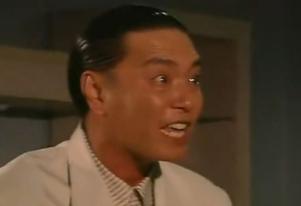 跟父亲对着干,诱奸对方女友,并趁机威逼糟蹋妇女,黄奕良演得略带浮夸