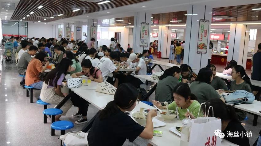 天天爆满泉州仰恩大学第三校区国安餐厅盛大开业