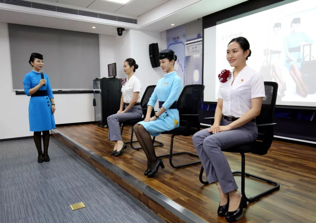 当动姐遇上空姐,不要眨眼,画风太美!