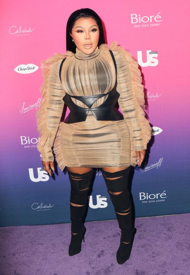 女星lilkim现身纽约火热站台,她看起来真是不一般