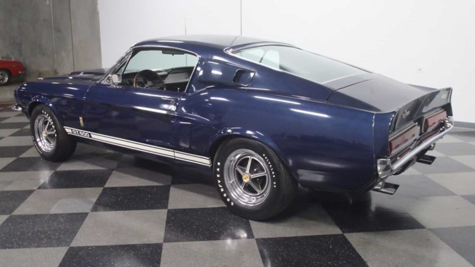 来自1967年的夜雾蓝福特mustang shelby gt500!