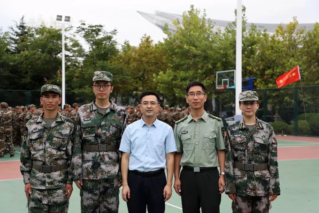 学院党委副书记王迅老师来看我们啦~包扎技巧教学示范今日之星化工