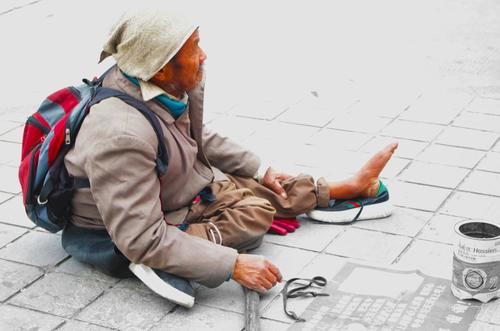 昆山话题:在昆山大街上遇到残疾人,你会给他钱吗?