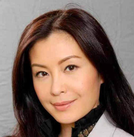 资深媒体人麦若愚日前在《命运好好玩》节目中透露,伍咏薇是1989年