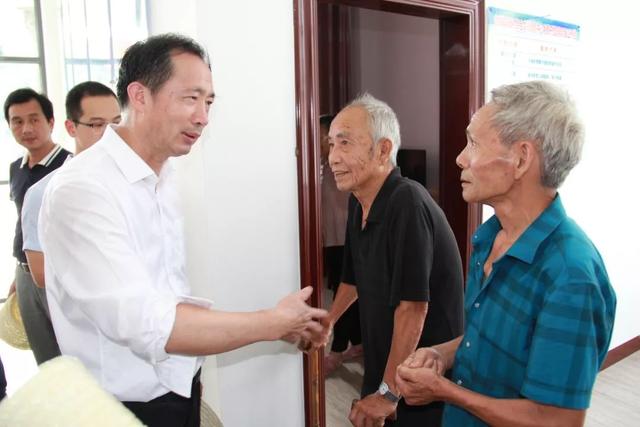 农业农村厅,住建厅等省直有关部门负责人莅临闽清县,深入塔庄,省璜