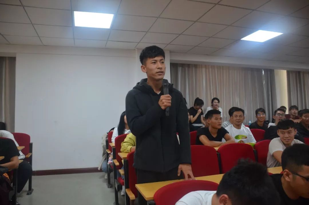 北京体育大学副校长田麦久先生莅临我院讲座