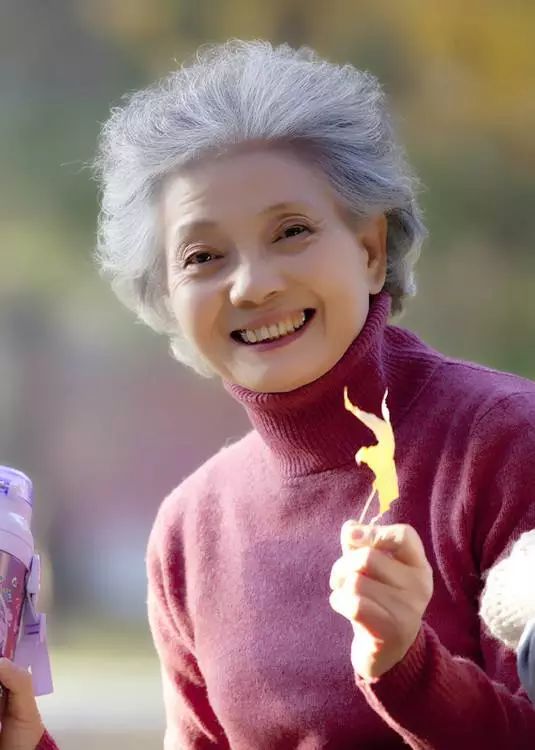 88岁的她成为中国最时尚的奶奶美得令人心醉