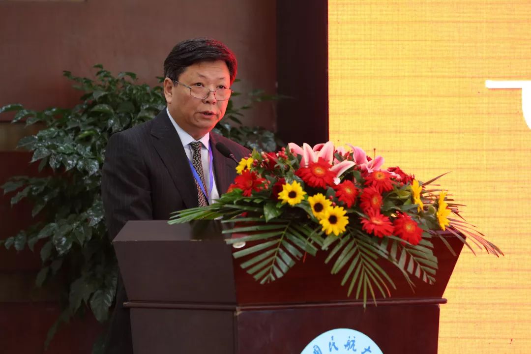 校长董健康致欢迎辞02坚持依规施训,筑牢训练质量压舱石,以建立飞行员