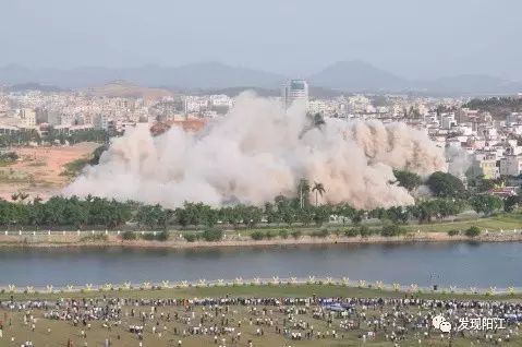 阳江国际大酒店爆破视频5秒钟成为一片废墟