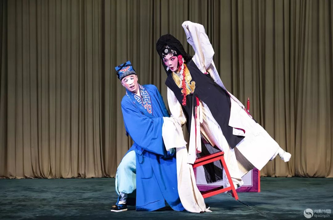 《活捉三郎》作者:红山春前《春闺梦》作者:红山幻影《老牛倌的无奈》