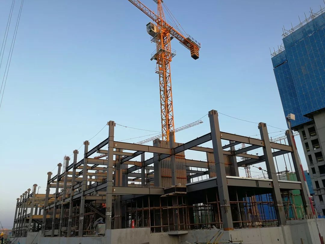 图为项目施工场景(1)图为项目施工场景(2)装配式钢结构住宅作为未来