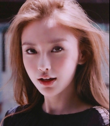 angelababy刚出道时日本写真摩托女郎特别惊艳