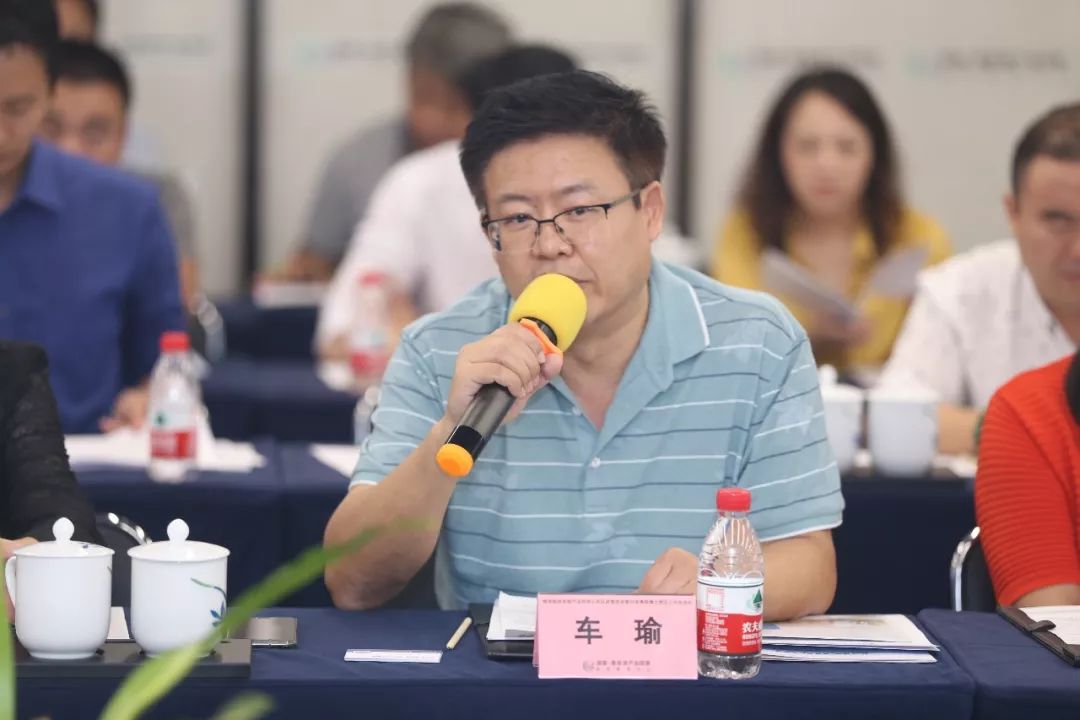 湖南省人民政府驻深圳办事处主任何文君在发言中说,湖南省驻深办充分