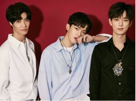 kk战队有位神秘"大叔",年龄比李现大,今凭借《亲爱的》大火