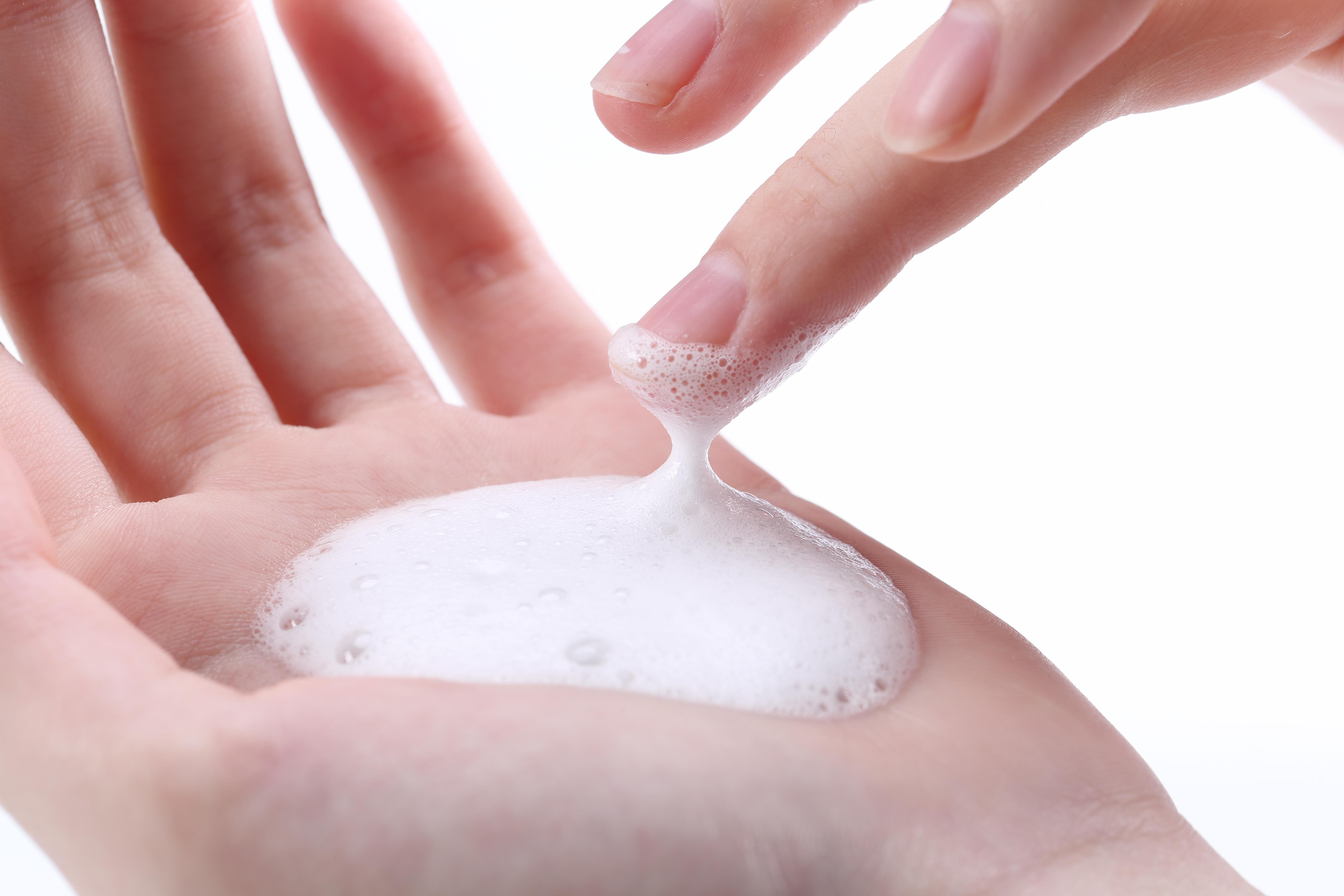 这支洗卸合一的洁颜膏,让水嫩肌不再南上加南!