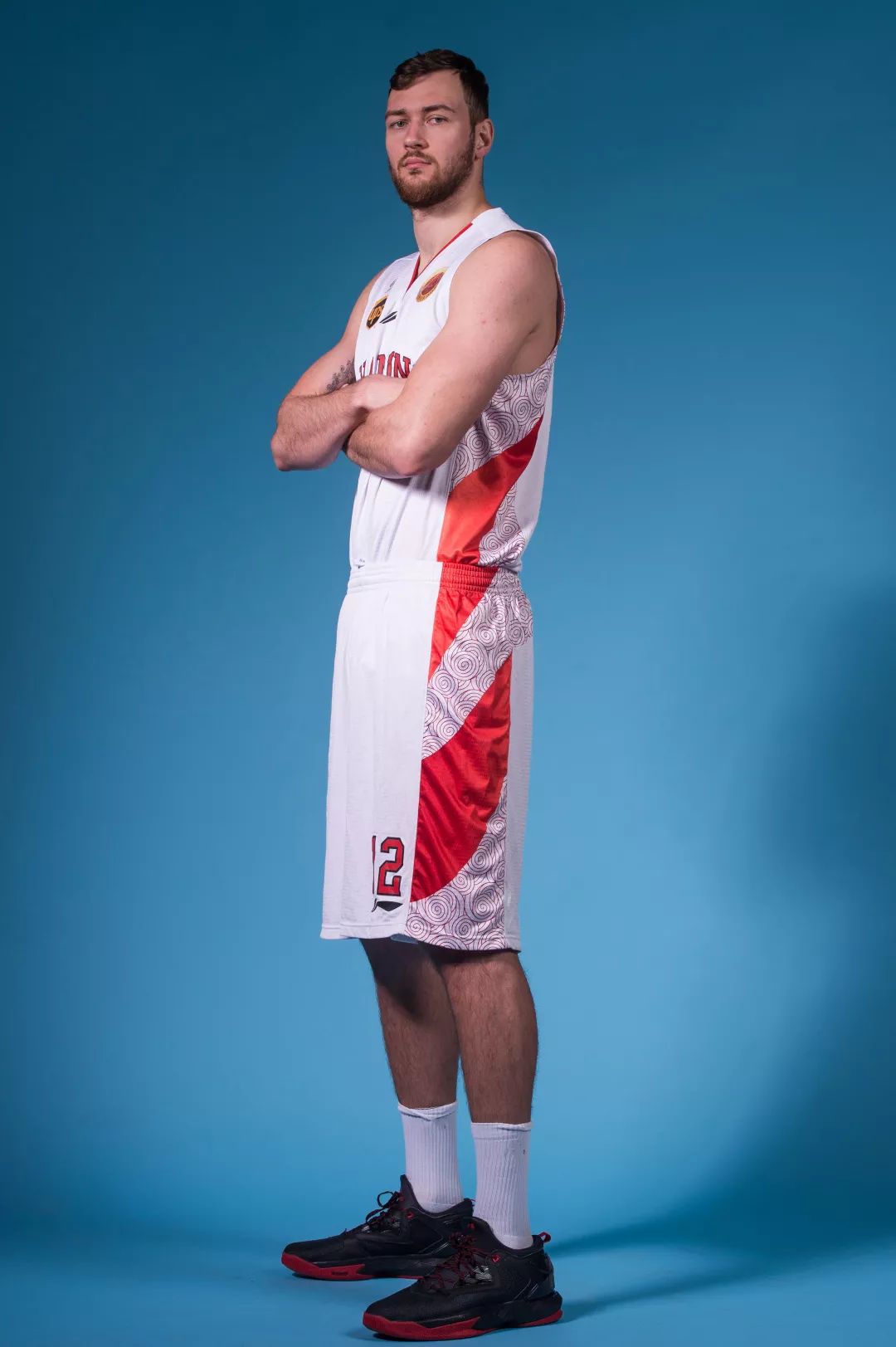 12 多纳塔斯·莫泰尤纳斯c 213cm 101kg#1 蔡亮f 203cm 90kg#25 王潼