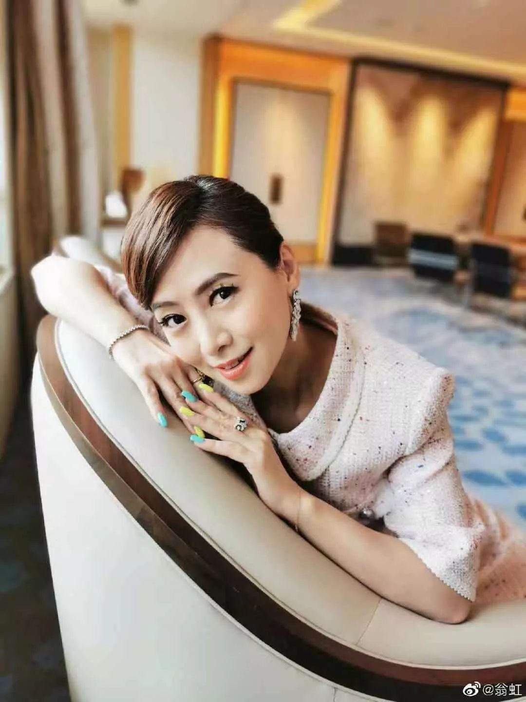 不过不可否认的是,翁虹和许晴都是女神,她们年过50,能有现在的状态都