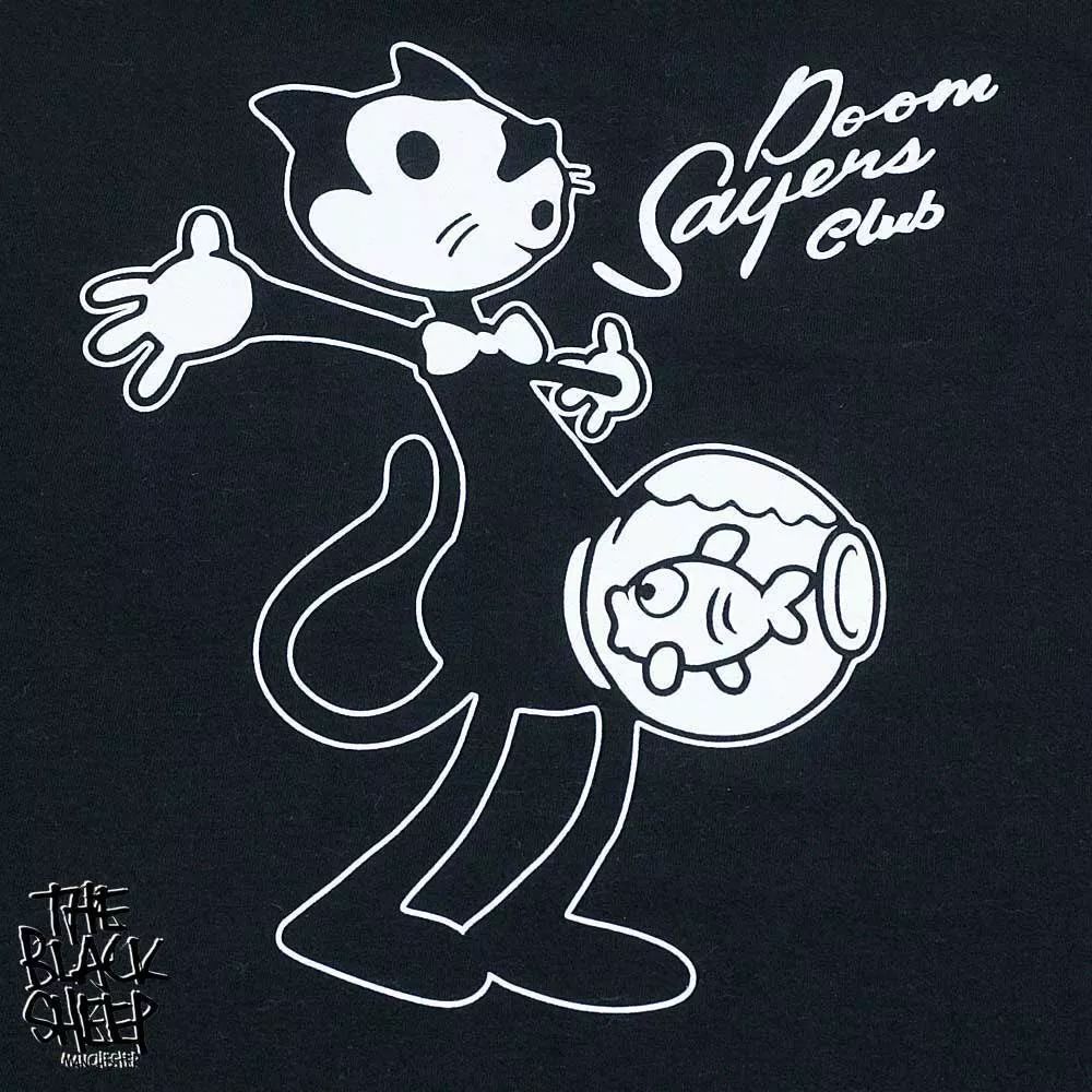 doomsayers的图案反映了反企业和反权威的态度,一直使用着蛇和商人的