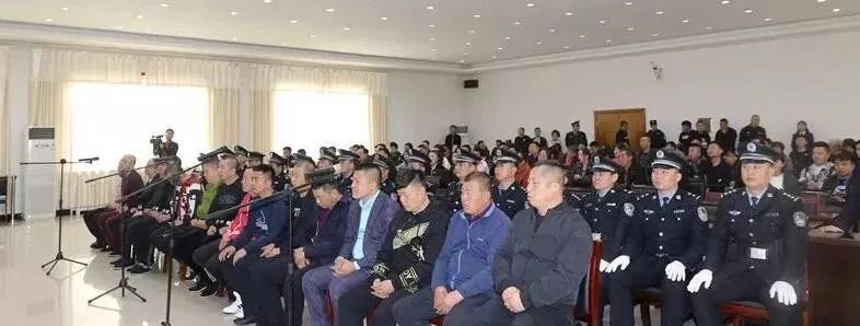 2018年12月4日下午,鄂尔多斯市中级人民法院二审了米俊海,米俊江等16