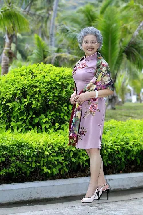 88岁的她,成为中国最时尚的奶奶,美得令人心醉