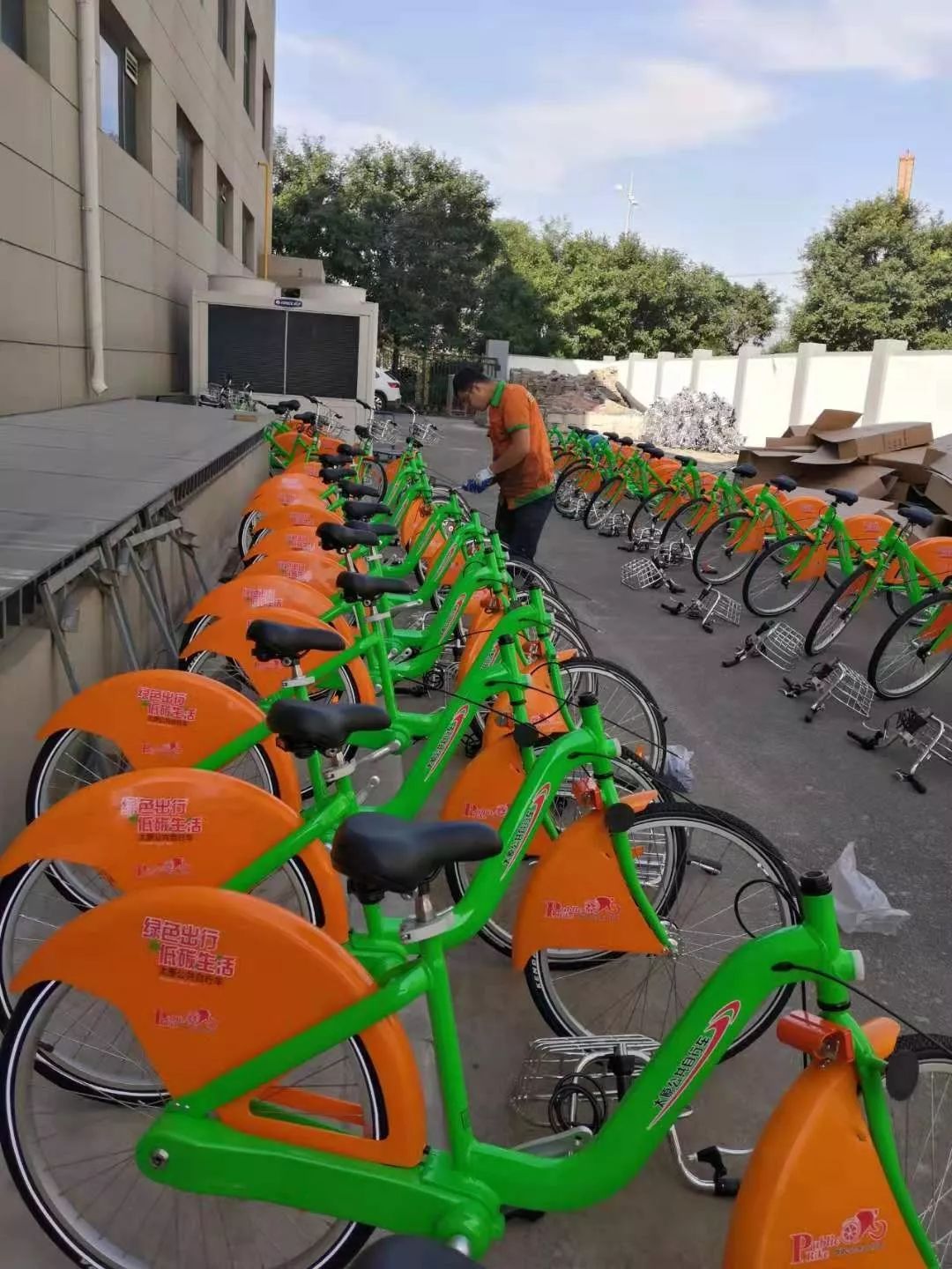 临近国庆,又恰逢太原公共自行车开通7周年,这批新车成为最好的生日