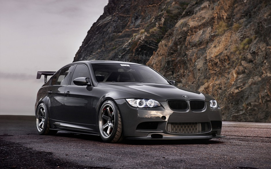 号称陆地小飞机的宝马e90这台09年的爆改3系售价17万香不香