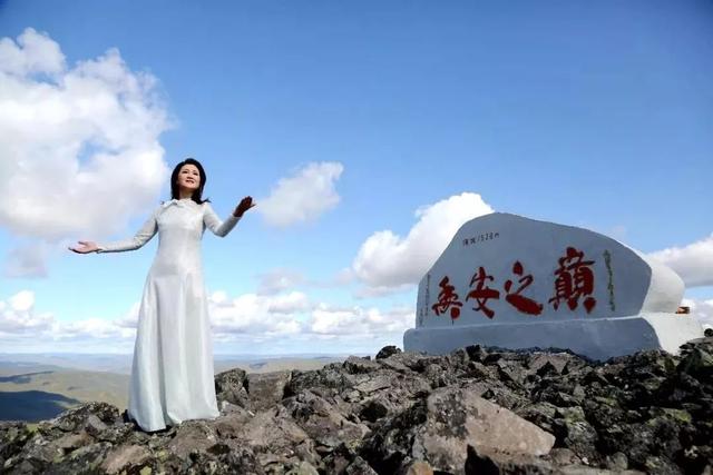 降央卓玛唱《最冷小镇等你来》,拍摄mv展现美丽风情