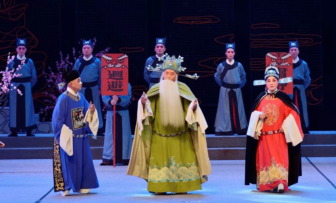 简介剧情▼江苏艺术基金2019年度资助项目徐州梆子戏《三断胭脂案》于