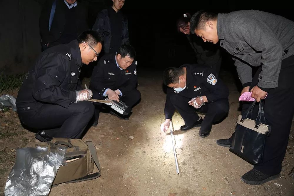 宁阳"拗"法医拄拐上山勘察现场,从警21年出具鉴定万余份