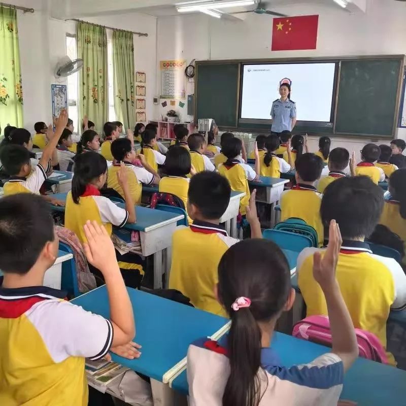 大埔县禁毒办联合县教育局,公安局湖寮派出所走进大埔县田家炳小学