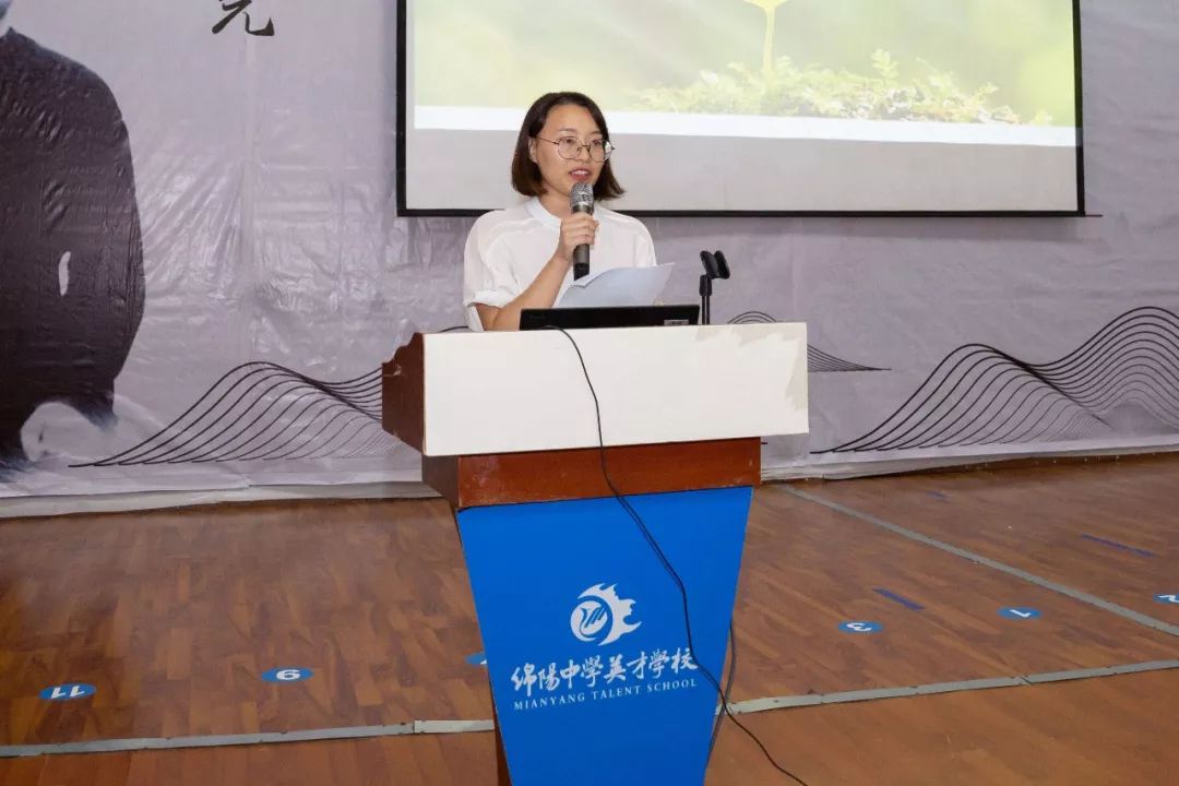 导师代表王乐老师说,"导师们应该将压力化为动力,做导师的同时,也能从