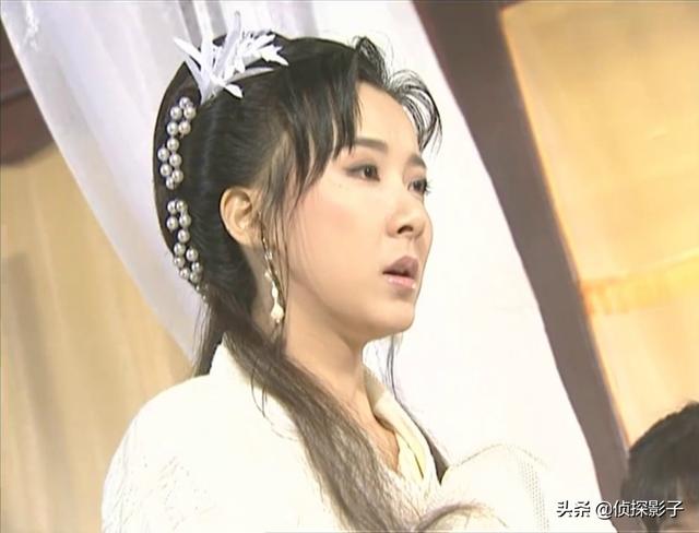 《小李飞刀》中萧蔷扮演莫兰,她本是烟花女子,却因为容貌酷似林诗音而