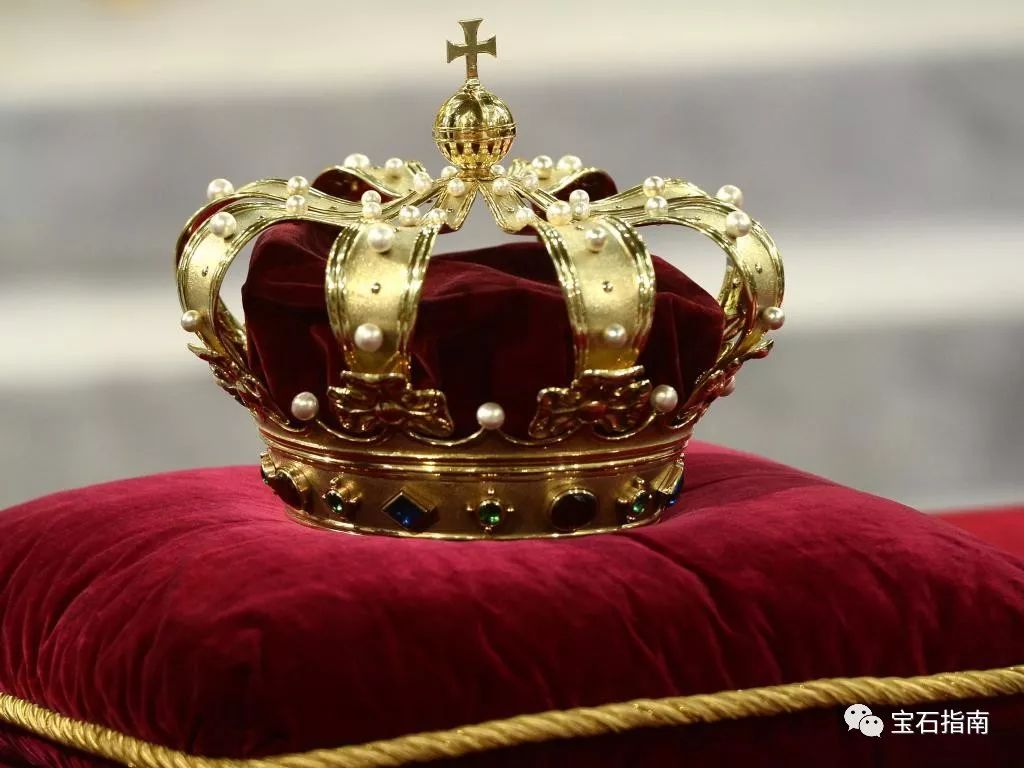 科普|同样都是"冠状物",crown 和 tiara 的区别到底在哪?_tiara