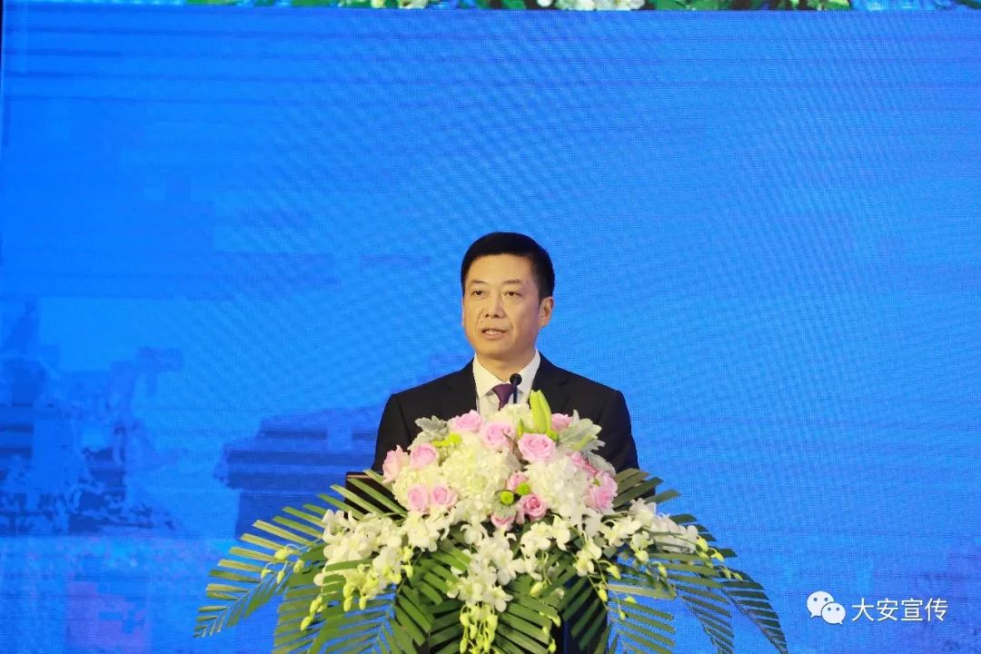 自贡市委常委,副市长杨智艳致辞随后,黄如贝对大安区投资环境进行了