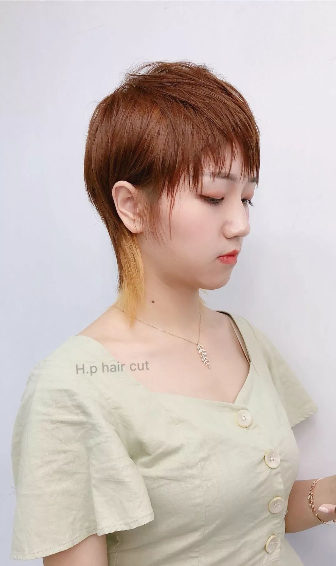 燕尾发型女头发短发图片
