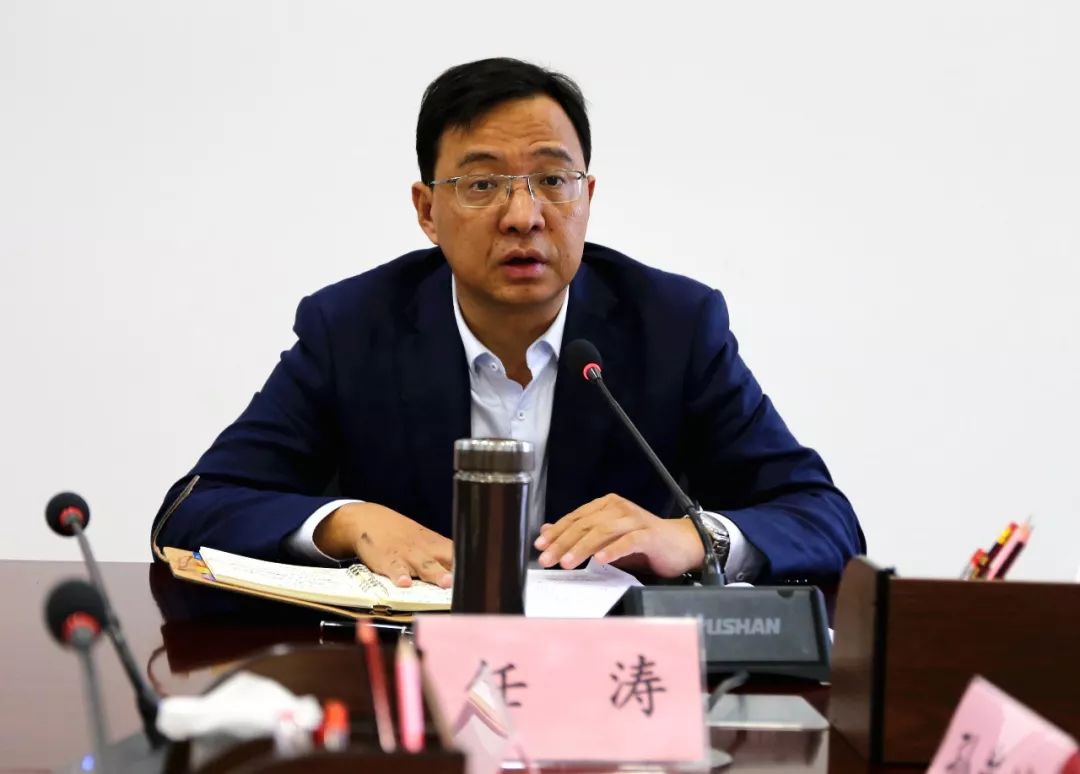 县政府召开"不忘初心 牢记使命"教育均衡发展主题调研座谈会_孙崇博