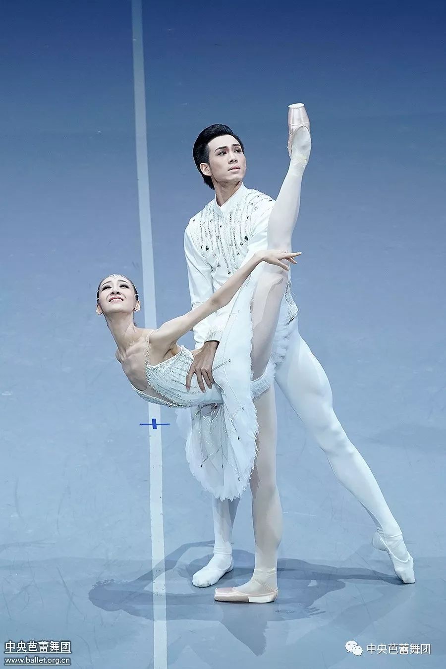 《钻石》女独舞:刘雪晨男主:郑宇女主:王晔《红宝石》男主(二):武思聪