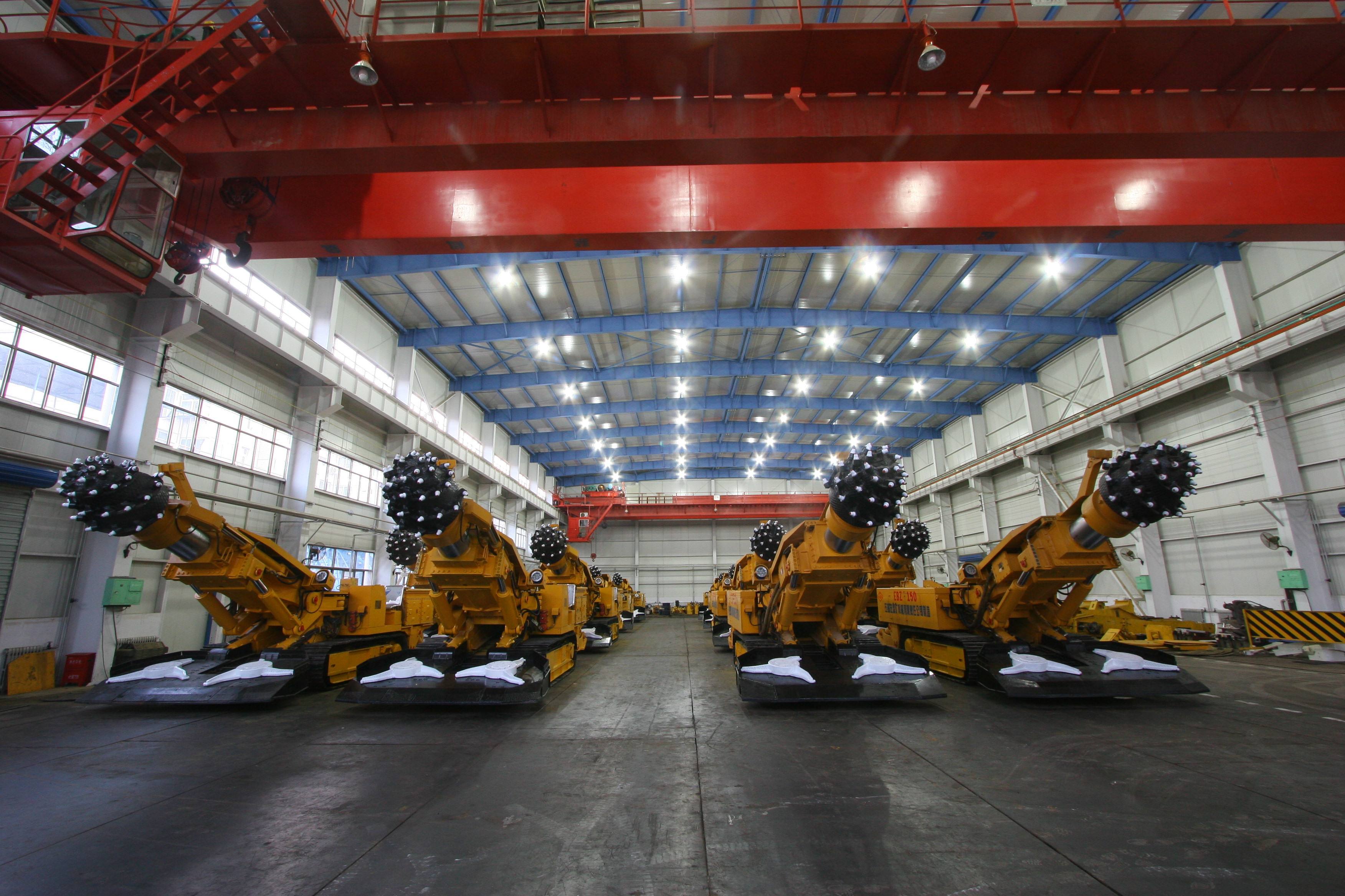 山西煤矿综采设备配件制造车间采用100wled工矿灯