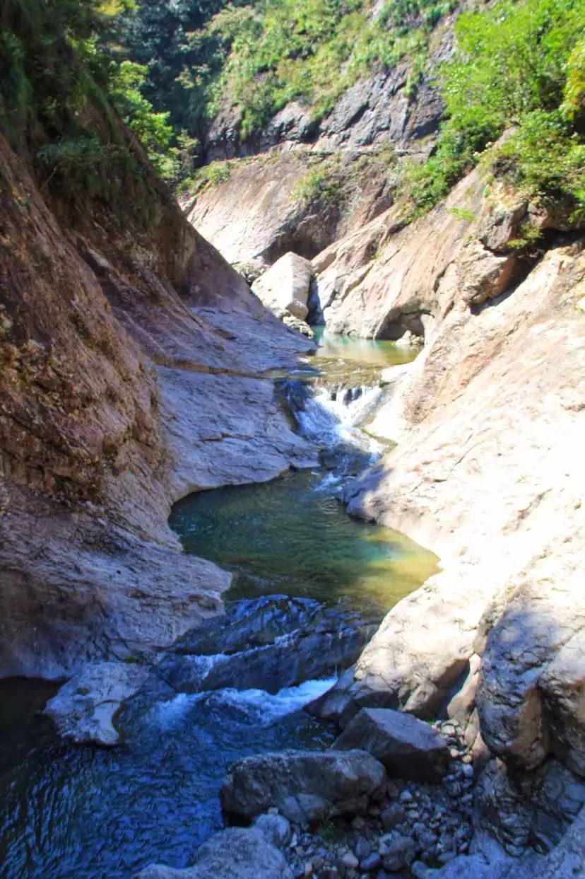 路过初秋将天台龙溪龙潭幽谷绝壁怪石自然美景一网打尽