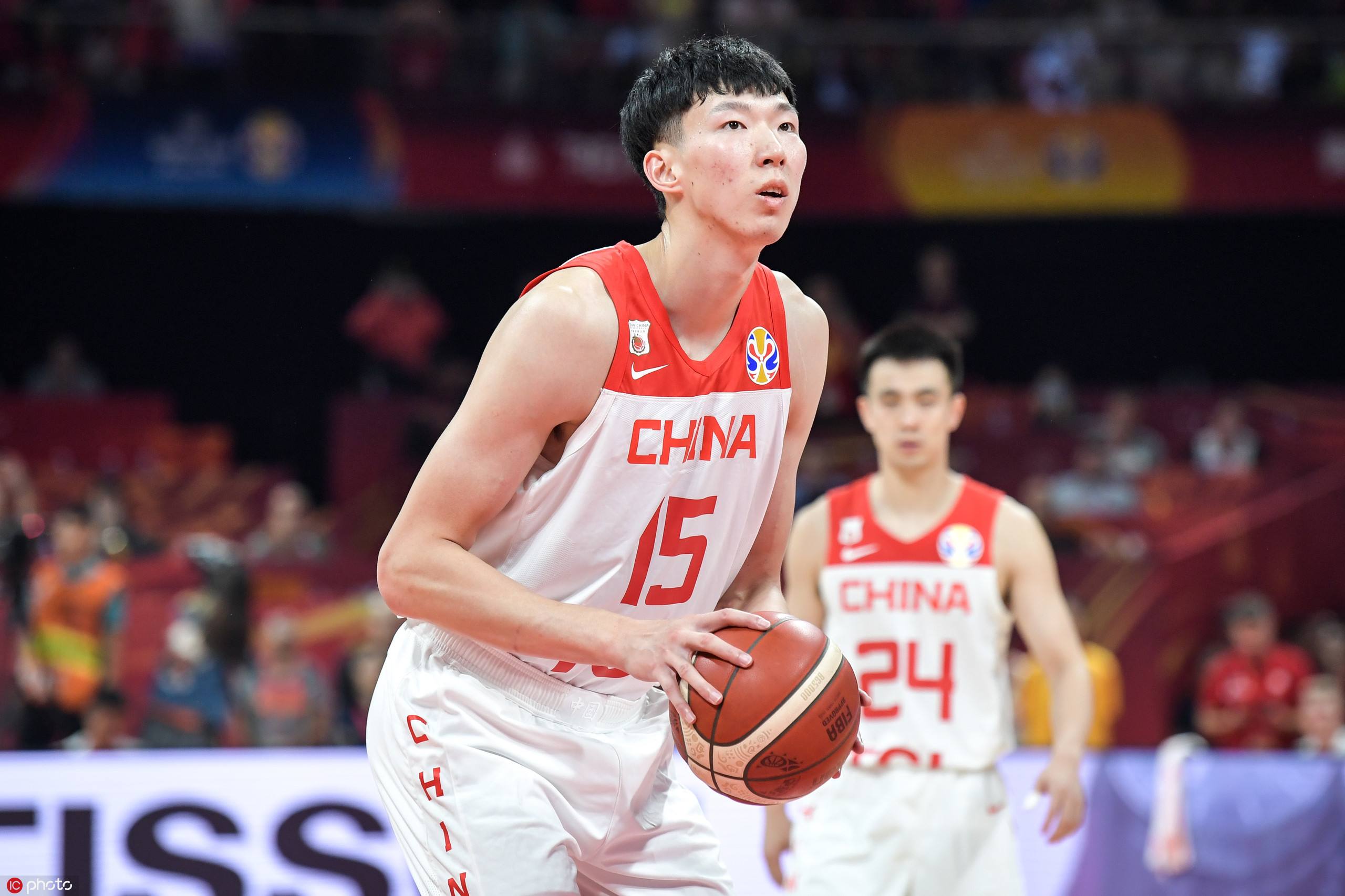 李楠申请辞职,央视批中国男篮3人另有深意,中国篮球改革还要靠他攻坚