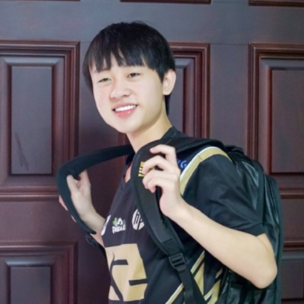 史森明,无快乐不电竞,超越自我更精彩,致敬梦想