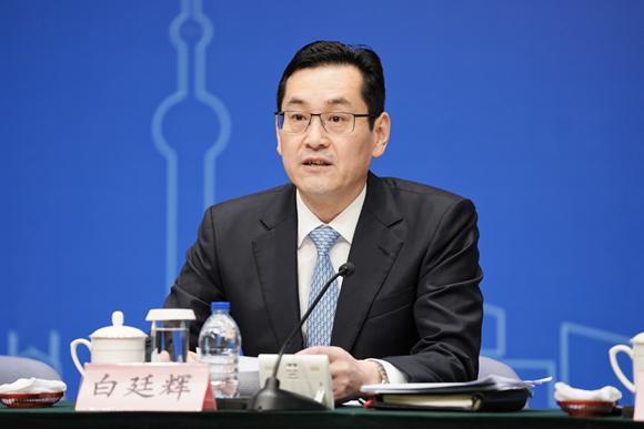 功能保障类企业的市场竞争类子企业有条件的话,白廷辉说,也可以走混改