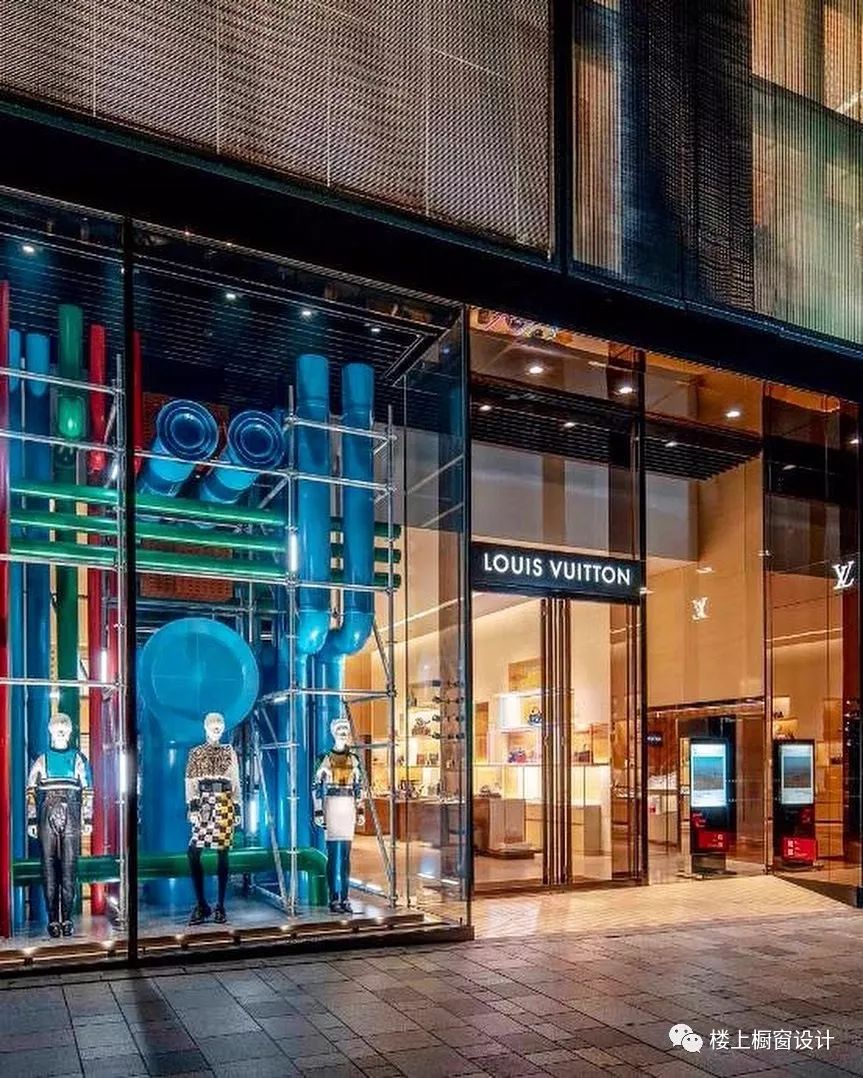 lv最新圆月橱窗