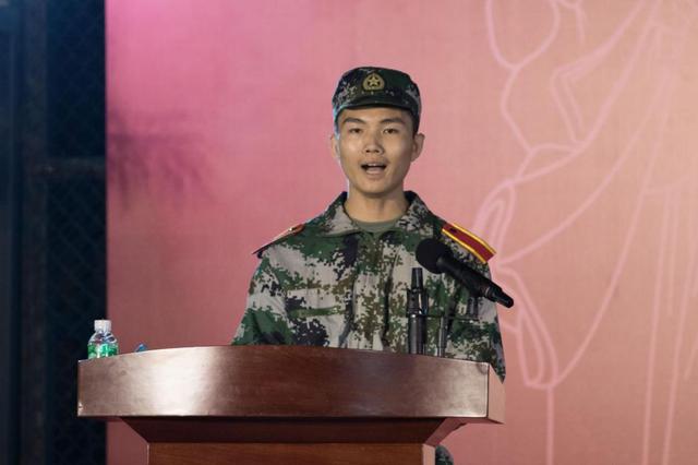 东莞校区)教师代表周旭毓老师发言(广州校区)李中生副校长主持东莞