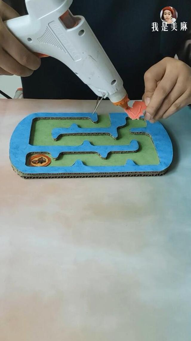 非常好玩的松鼠迷宫小游戏,可以有效锻炼孩子专注力,做法很简单